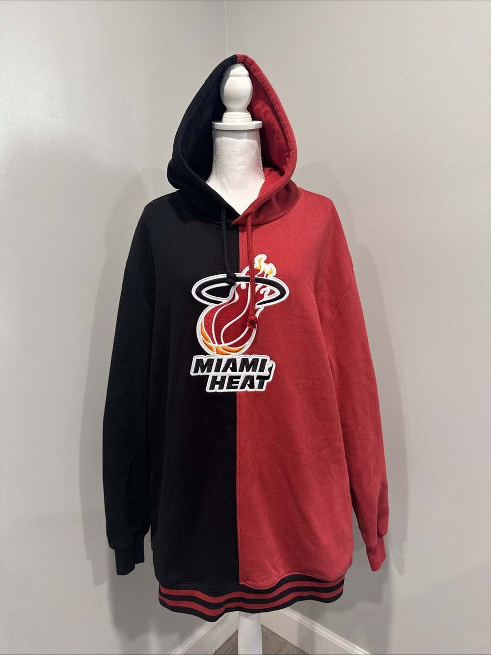 Miami Heat Jacket Mitchell Ness Embroidered Logo NWT Basketball Hoodie XL XLT